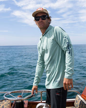 Load image into Gallery viewer, Salty Crew Men’s Whaler Apex Sunshirt