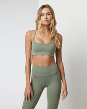 Load image into Gallery viewer, Vuori Women&#39;s All the Feels Bra