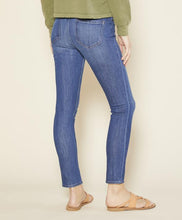 Load image into Gallery viewer, Outerknown Womens S.E.A skinny jeans